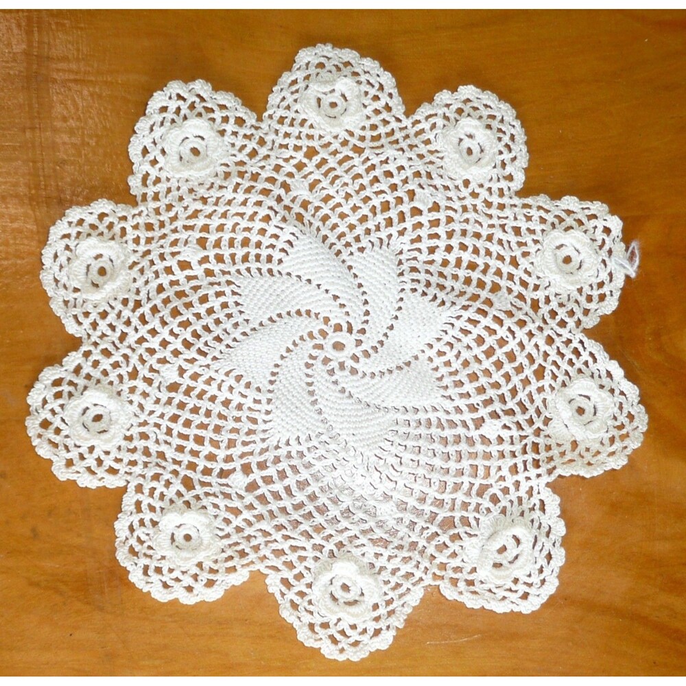VTG 6"  White Handmade Crocheted Doily Cotton Pinwheel 3D Floral Scalloped Edge